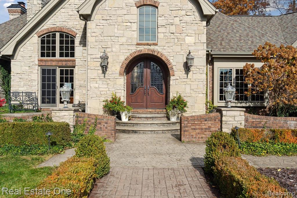 4058 LAKE RIDGE Court