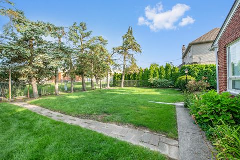 A home in Dearborn Heights