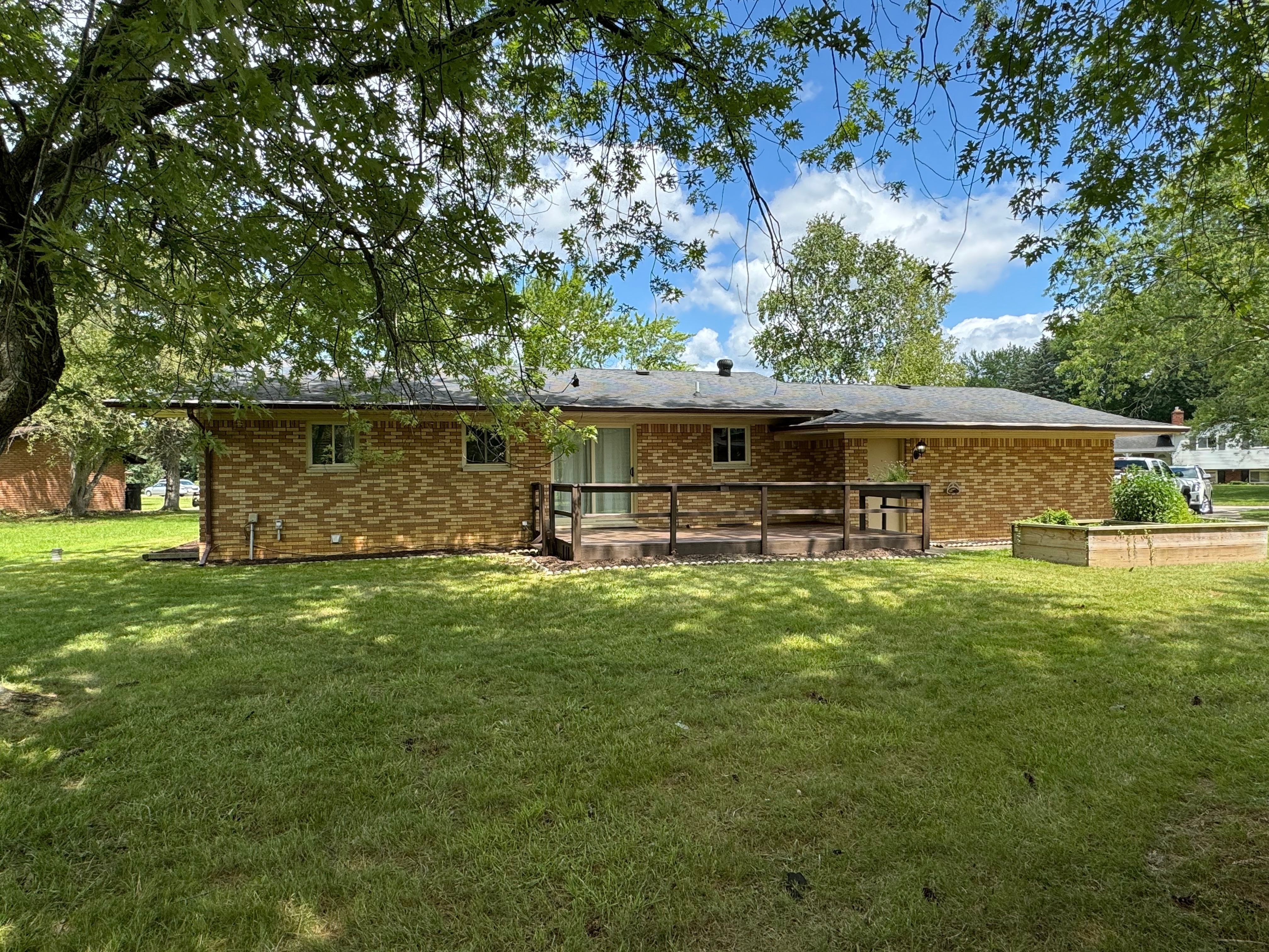 Photo 4 of 15 of 4372 OLD COLONY Drive house