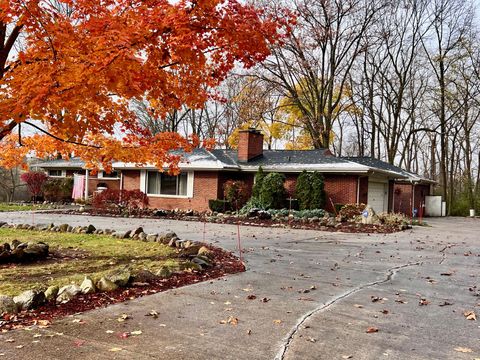 A home in West Bloomfield Twp