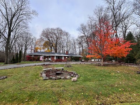 A home in West Bloomfield Twp