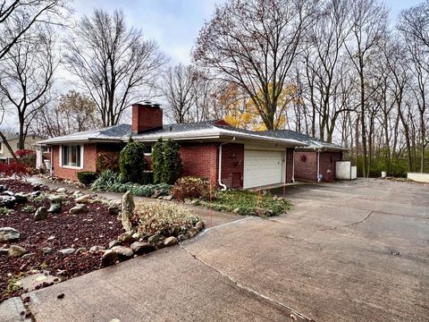 A home in West Bloomfield Twp