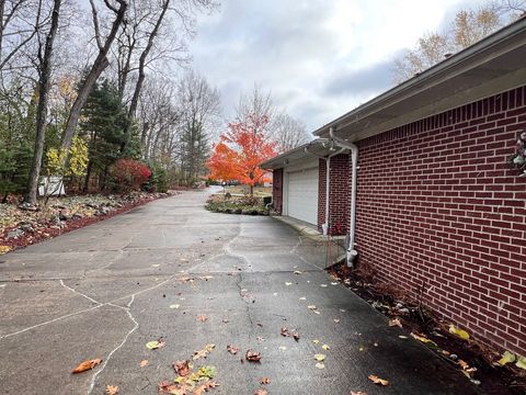 A home in West Bloomfield Twp