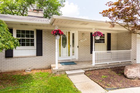 A home in Grosse Ile Twp