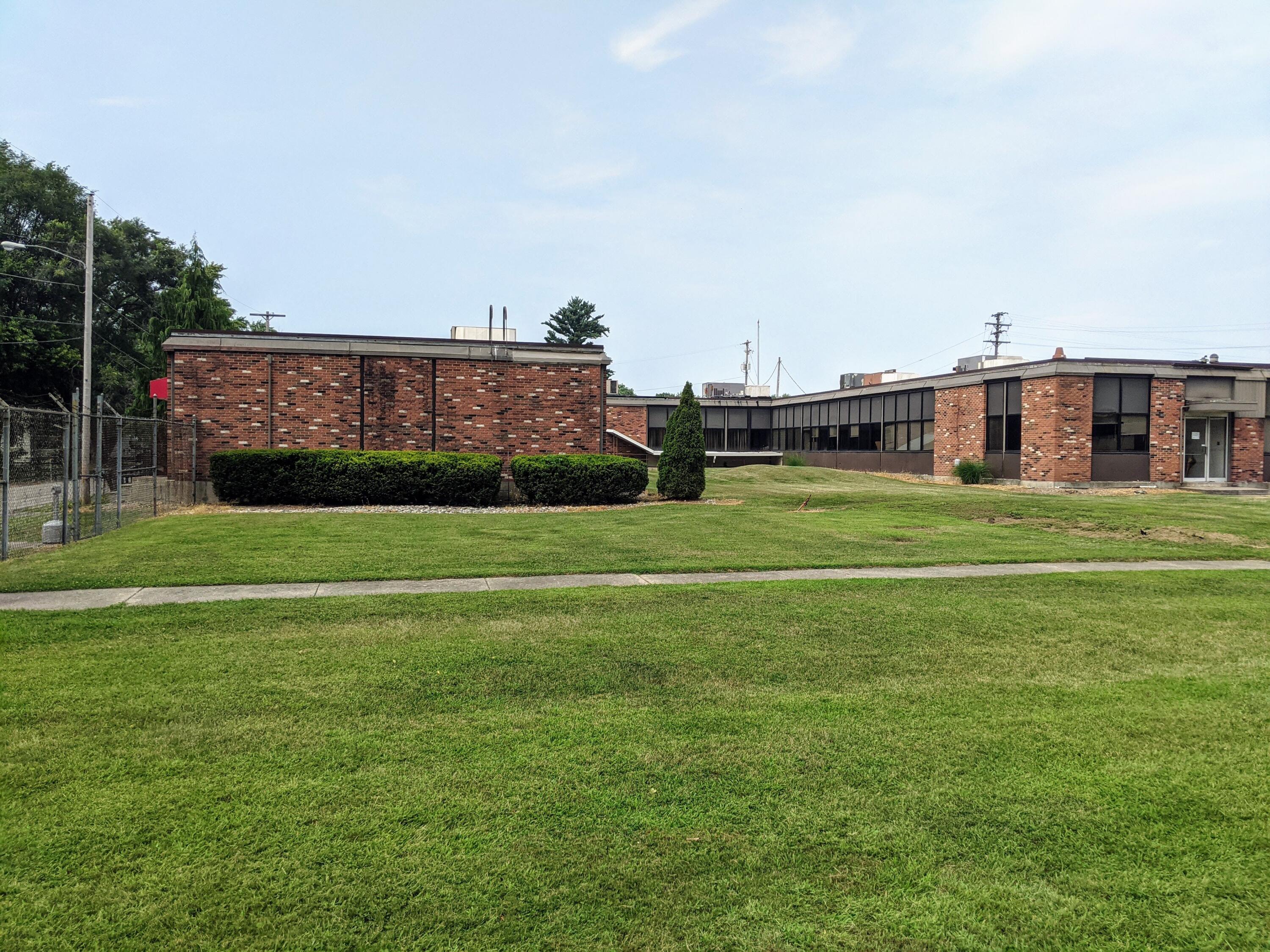 Photo 1 of 13 — 437 Fern Avenue LL, Blackman Charter Township, MI 49202