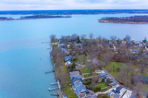 A home in Grosse Ile Twp