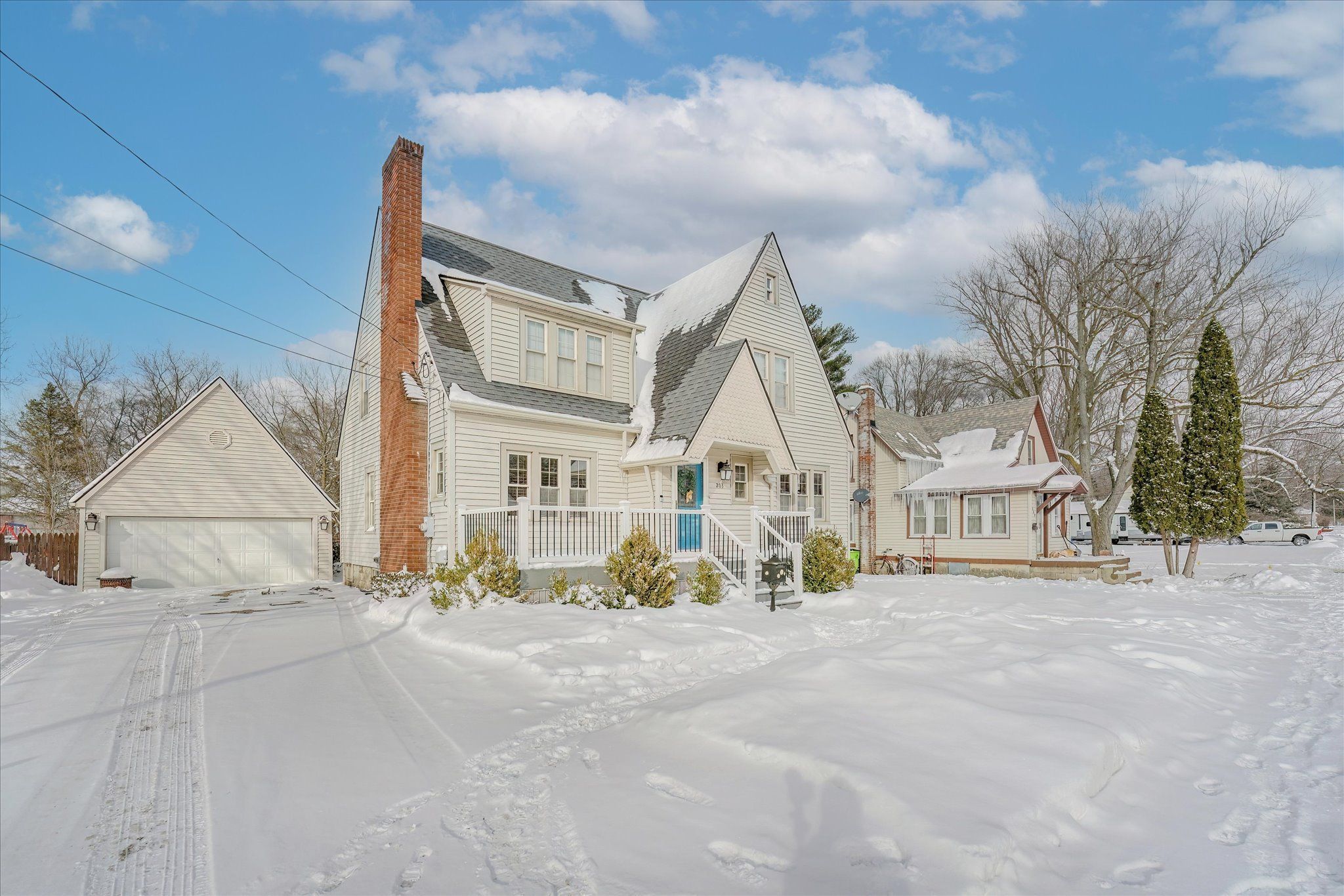 203 6TH Street