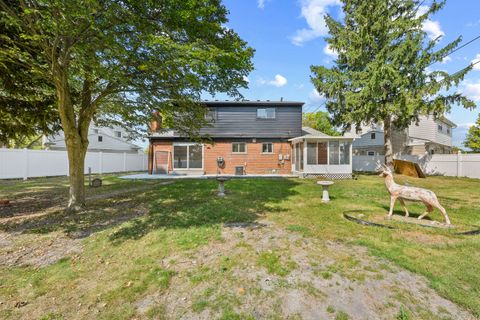 A home in Dearborn Heights