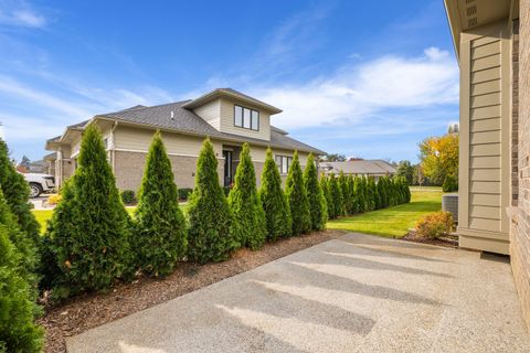 A home in West Bloomfield Twp