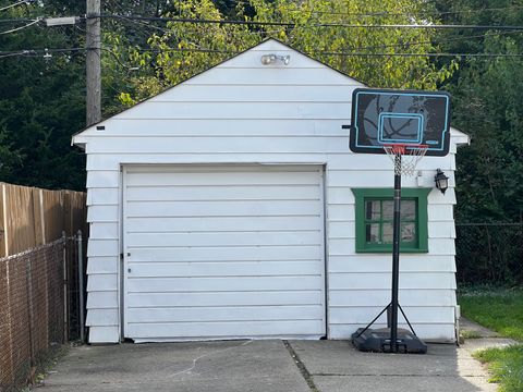 A home in Harper Woods