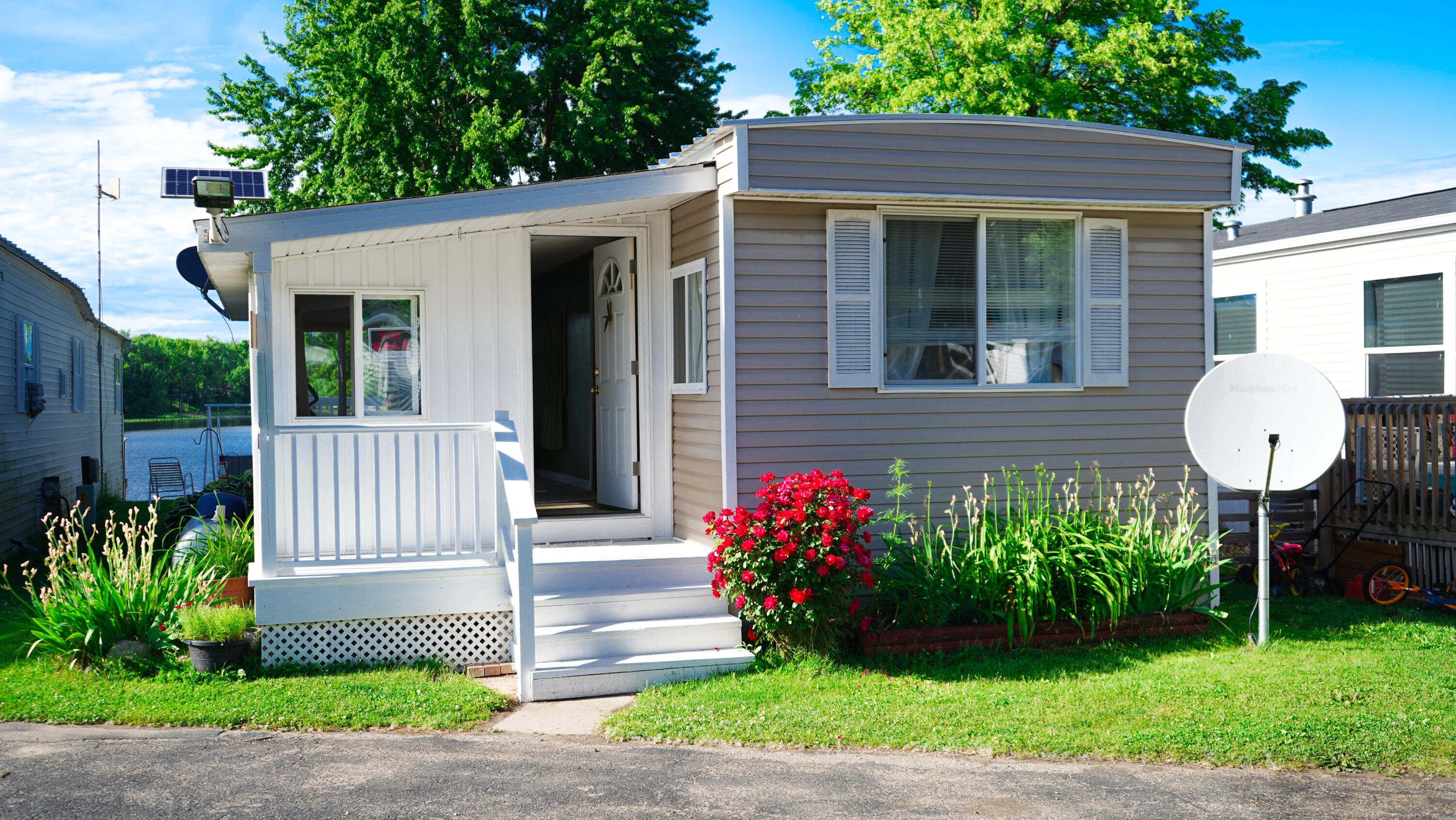 Photo 1 of 26 of 4313 Swan Lake Drive mobile home