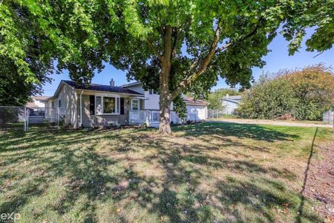 A home in Waterford Twp