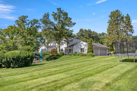 A home in Bloomfield Twp