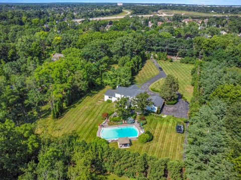 A home in Bloomfield Twp