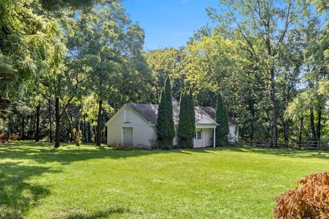 A home in Bloomfield Twp