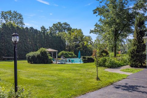 A home in Bloomfield Twp