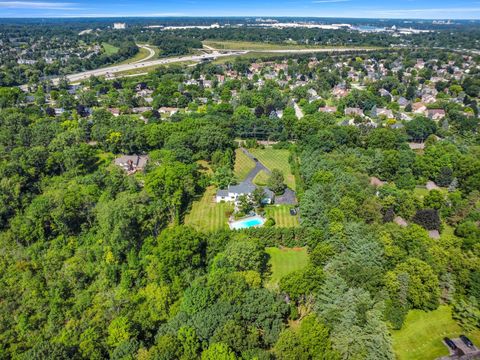 A home in Bloomfield Twp