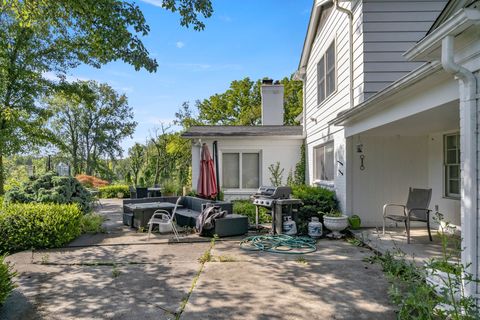 A home in Bloomfield Twp