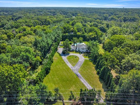 A home in Bloomfield Twp