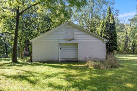 A home in Bloomfield Twp