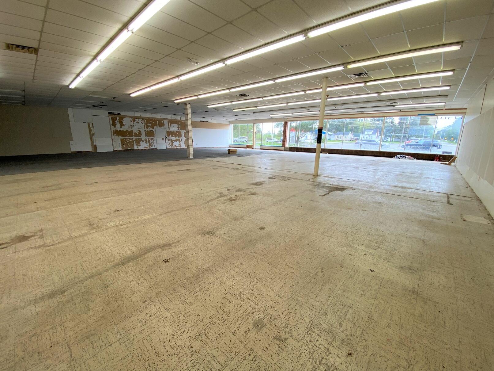 1647 Holmes rd Road