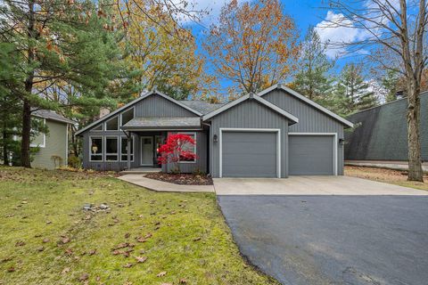 A home in South Haven Twp