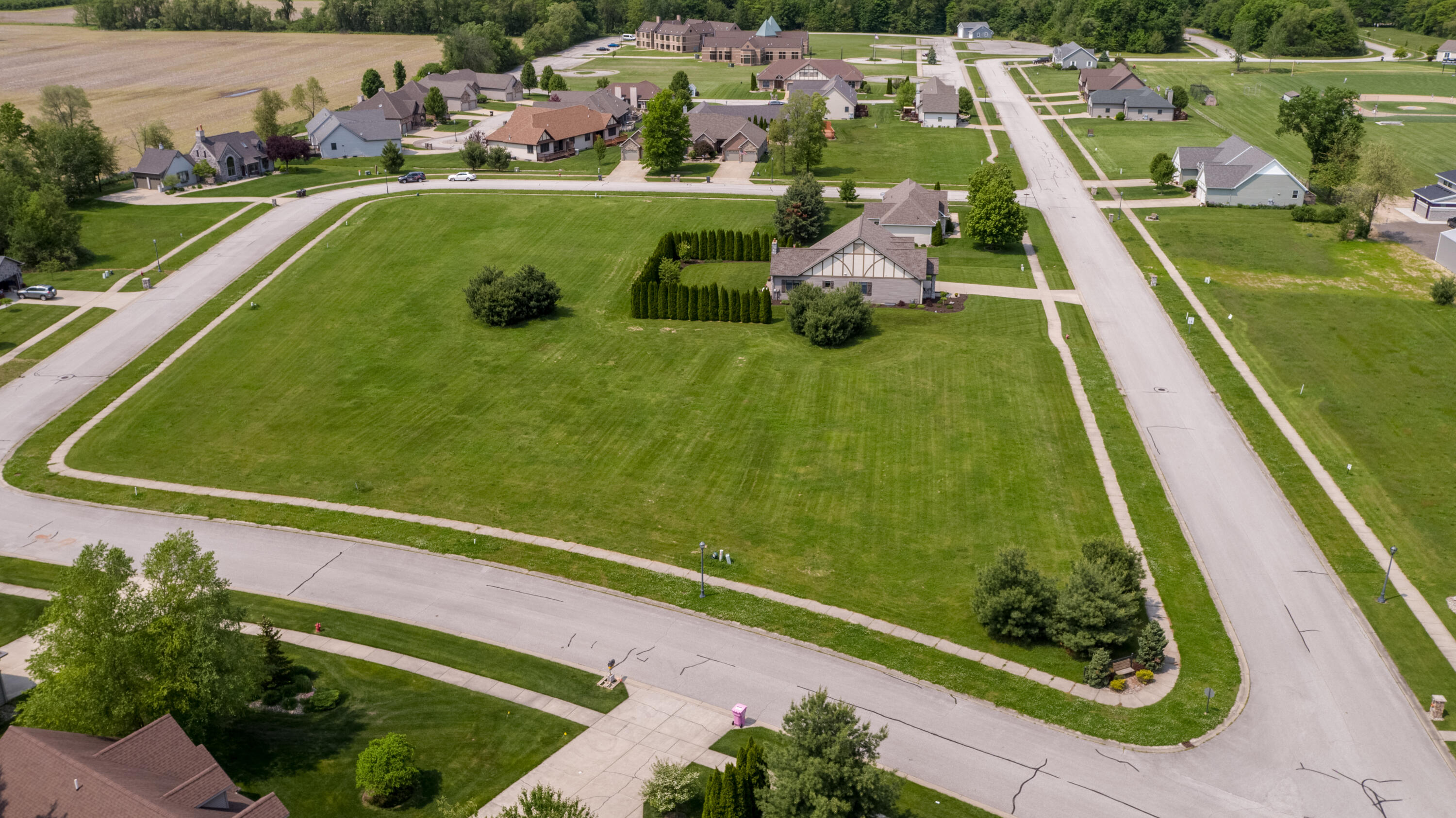 4687 &4689 Luther Path