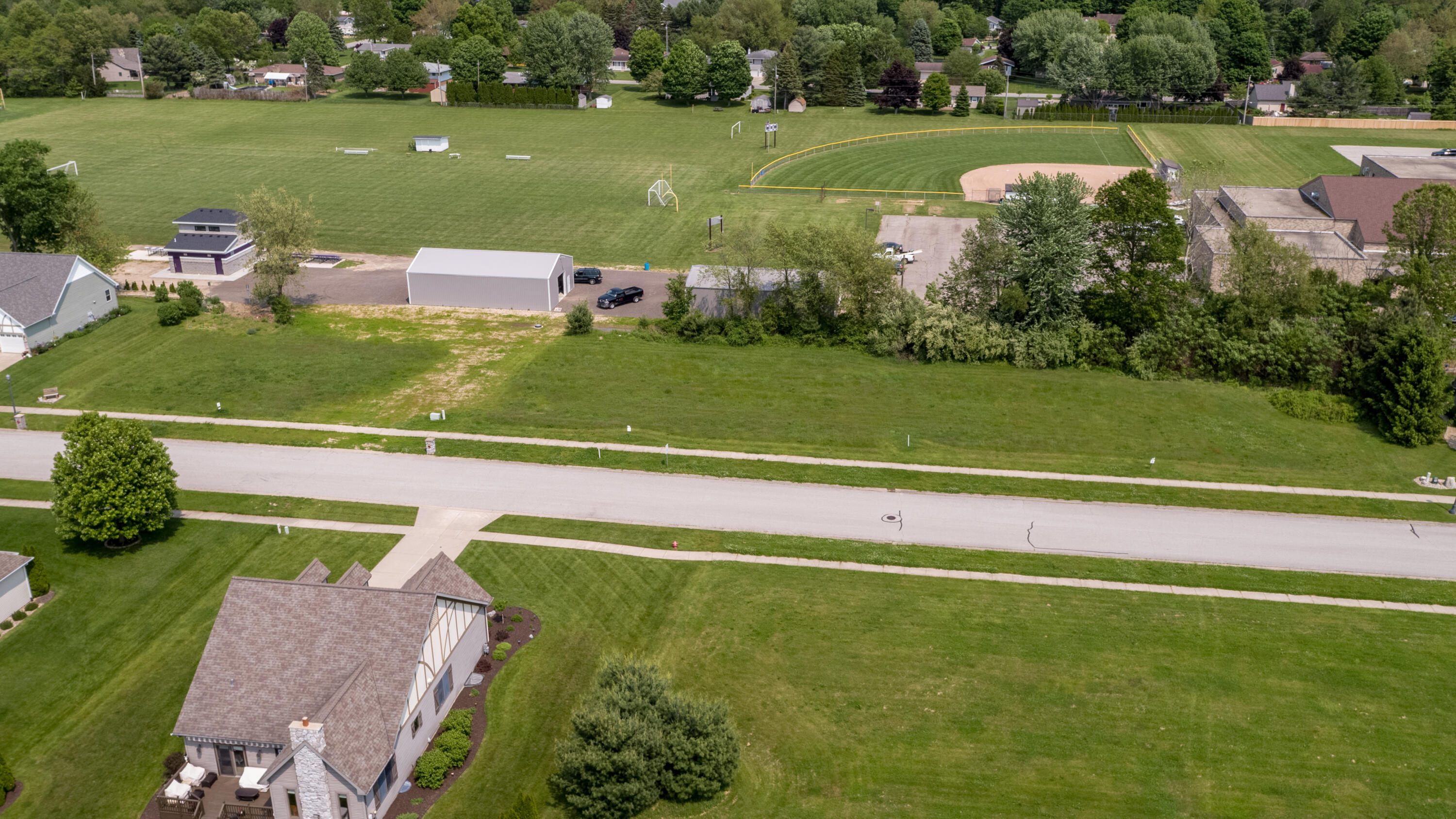 4687 &4689 Luther Path