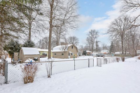 A home in Davison Twp