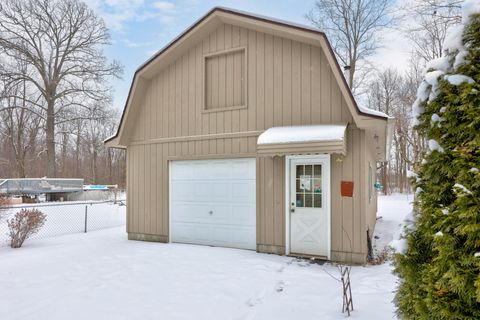 A home in Davison Twp