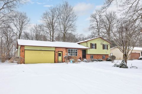 A home in Davison Twp