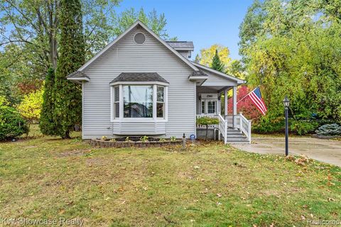 A home in West Bloomfield Twp