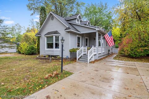 A home in West Bloomfield Twp