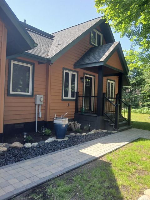 A home in Banks Twp