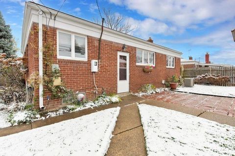 A home in Garden City