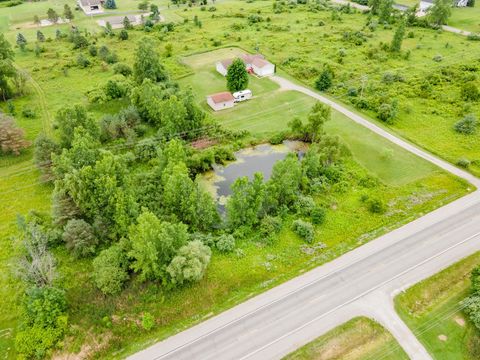 A home in Grand Blanc Twp