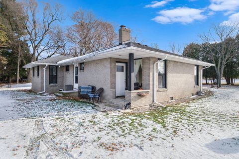 A home in Grand Blanc Twp