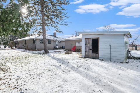 A home in Grand Blanc Twp