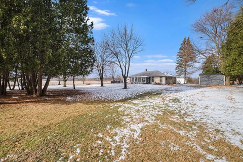 A home in Grand Blanc Twp