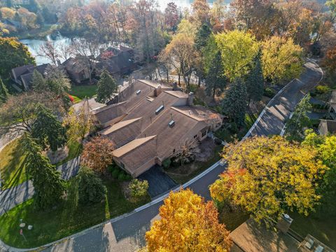 A home in Bloomfield Twp