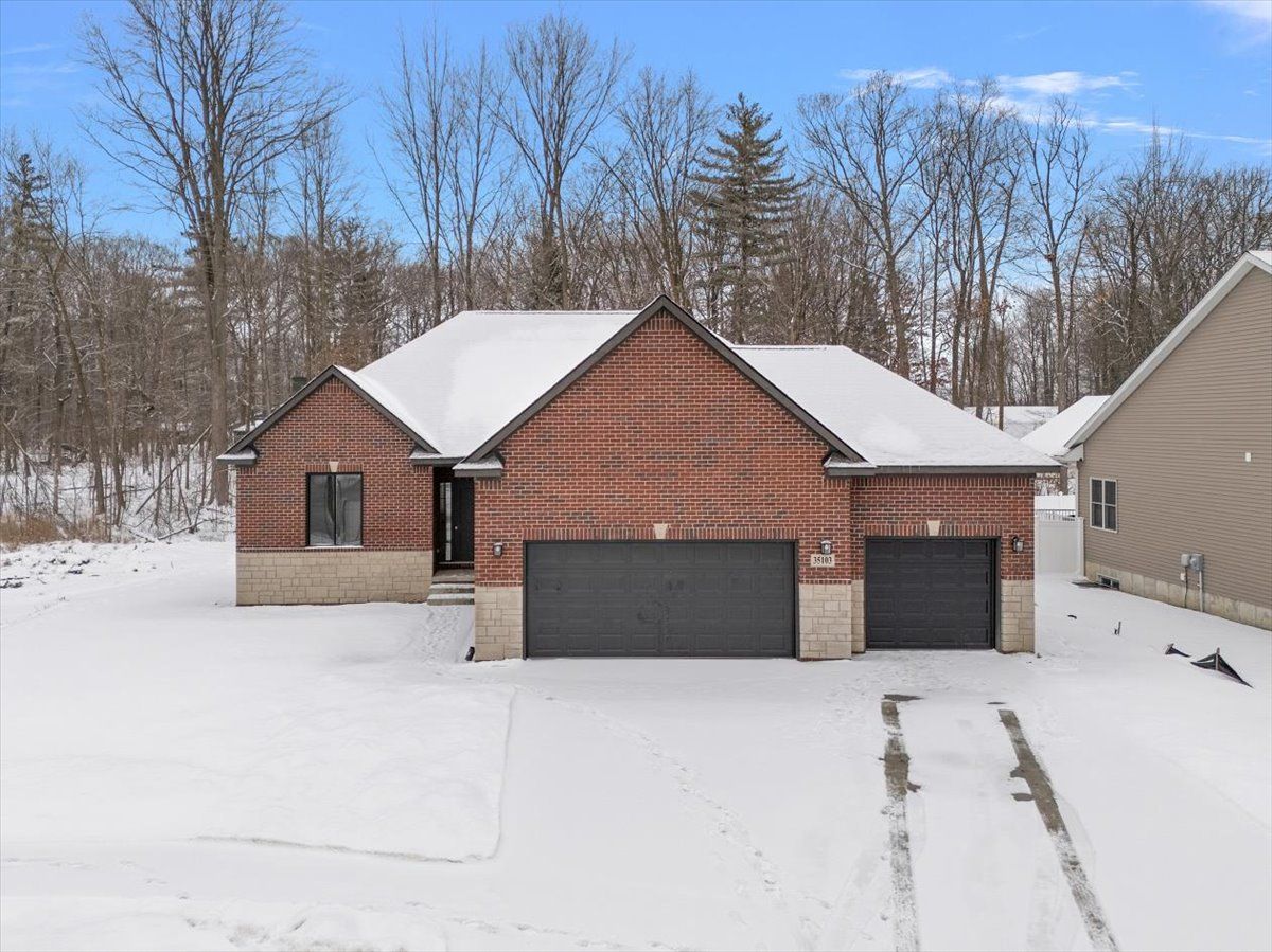 35103 WOODSIDE Circle