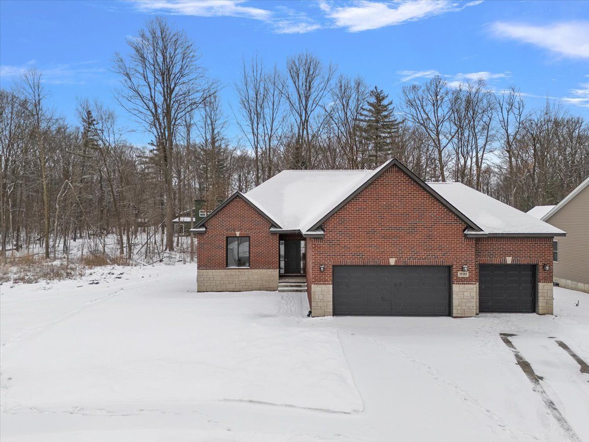 35103 WOODSIDE Circle