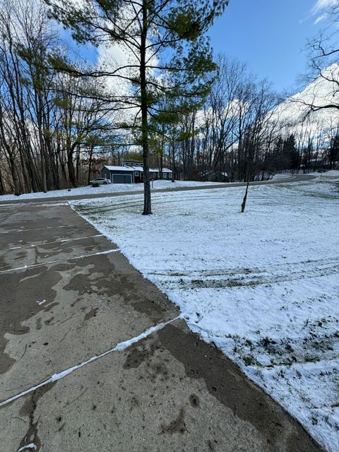 A home in Groveland Twp