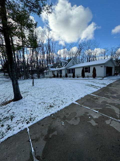 A home in Groveland Twp