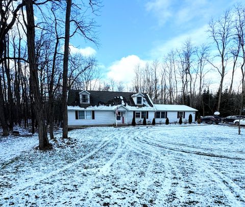 A home in Groveland Twp