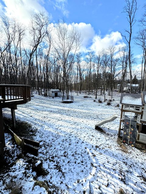 A home in Groveland Twp