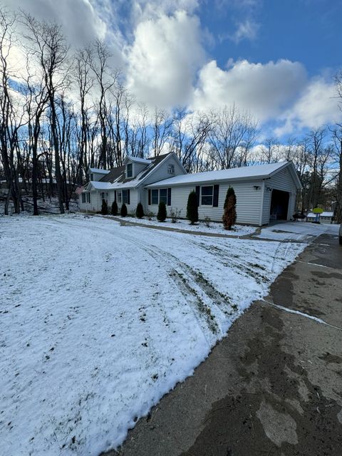 A home in Groveland Twp