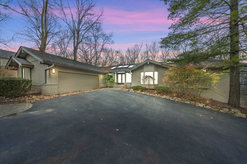 A home in Bloomfield Twp