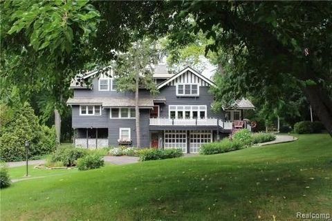 A home in Bloomfield Hills