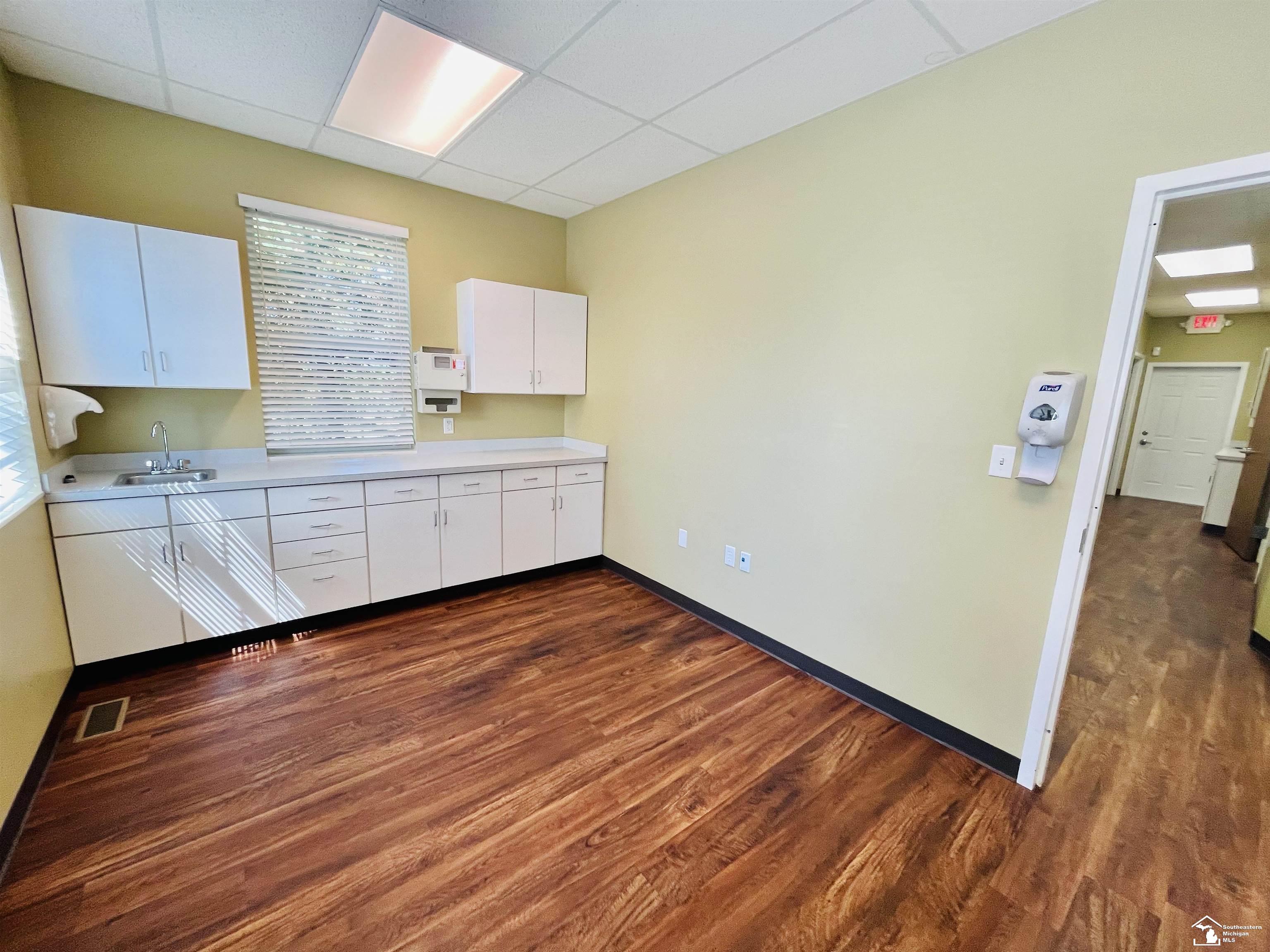 1086 N Monroe Street